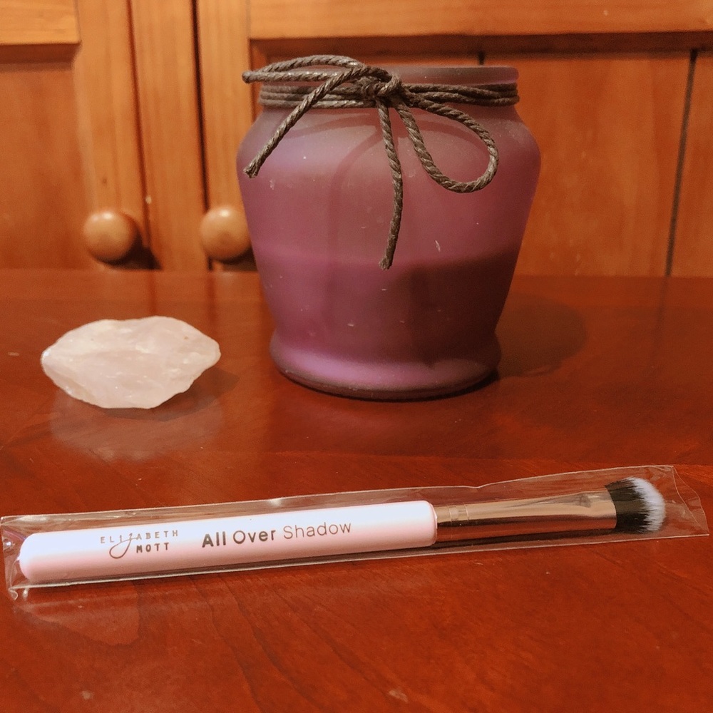 Elizabeth Mott All Over Shadow Eyeshadow Brush